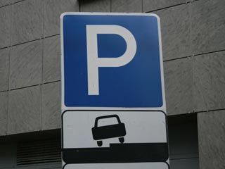Мэр Москвы распорядился создать "единое парковочное пространство" к 2010 году