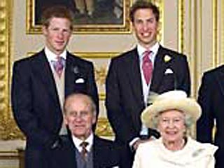 Наследные принцы Британии не по-царски разыграли бабушку Елизавету II