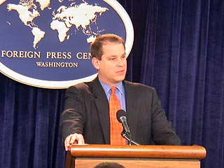 Администрация Джорджа Буша обеспокоена положением дел в сфере свободы слова в России, заявил в понедельник в Вашингтоне официальный представитель госдепартамента США Шон Макормак