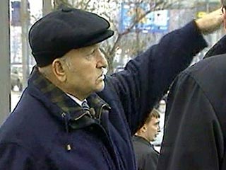 Во Львове прошли состязания по "метанию кепки мэра Лужкова"