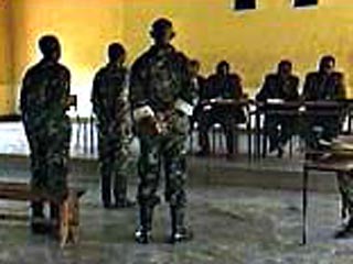 Медбрат армии США Агустин Агуайо, отказавшийся от направления на войну в Ирак, признан виновным в дезертирстве. Приговор, по которому военнослужащий должен будет провести в тюрьме восемь месяцев, вынесен во вторник американским трибуналом в Германии