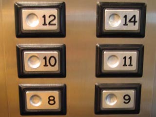 13% американцев боятся жить на 13-м этаже отелей, показал опрос