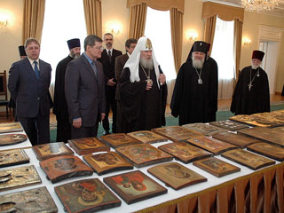 Генеральная Прокуратура передала Русской Православной Церкви 140 икон