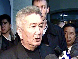 Экс-премьер Киргизии Феликс Кулов взял на себя вину за то, что цели "тюльпановой революции" не были достигнуты