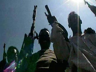 Во главе исламских боевиков, развернувших вооруженные действия против властей в Могадишо, столице Сомали, стоит бывший командир военного крыла группировки "Союз исламских судов" Аден Хаши Айро