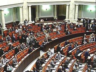 В парламенте Украины объявлено о создании новой коалиции взамен "антикризисной