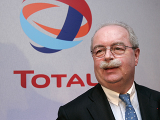 Генеральному директору французской нефтяной компании Total Кристофу де Маржери предъявлены обвинения в коррупции и финансовых злоупотреблениях в связи с иранскими контрактами компании