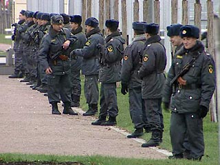 Тысячи сотрудников правоохранительных органов стянуты в Нижний Новгород, где завтра должен пройти оппозиционный "Марш Несогласных"