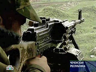 Боестолкновение между военнослужащими федеральных сил и участниками незаконных вооруженных формирований произошло в горах на юге Чечни, в ходе перестрелки уничтожены четыре боевика