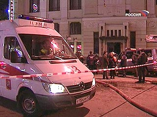 Семеро пострадавших при пожаре в столичном ночном клубе "9.1.1", расположенном в здании театра Ленком, по-прежнему остаются в московских больницах
