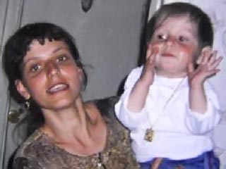 В Астраханской области похищена 2-летняя девочка, ее беременная мать покончила с собой