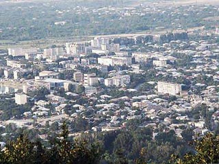 В Цхинвали возмущены инициативой президента Грузии о создании в Южной Осетии временной административной единицы , с представителями которой Тбилиси будет вести переговоры по мирному урегулированию грузино-осетинского конфликта, передает "Интерфакс"