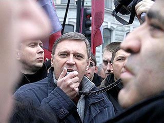 Лидер Народно-демократического союза (НДС) Михаил Касьянов надеется, что московские власти дадут согласие на проведение оппозиционного "Марша несогласных" в столице