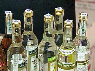 В Кондопоге участковый за месяц выпил 348 бутылок изъятого алкоголя и получил условный срок