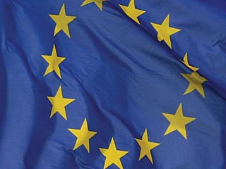 Евросоюз потребовал от Ирана немедленно освободить 15 британских военнослужащих, задержанных в Персидском заливе. Об этом говорится в заявлении, принятом в пятинцу министрами иностранных дел стран ЕС на неформальной встрече в германском городе Бремен