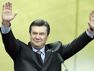 Янукович на митинге своих сторонников призвал Ющенко уважать мнение народа