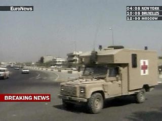 Четверо британских военнослужащих и один гражданский переводчик из Кувейта были убиты в четверг в районе города Басра.