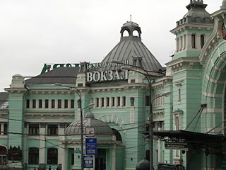 Столичные милиционеры задержали двух чеченских боевиков на Белорусском вокзале в Москве.