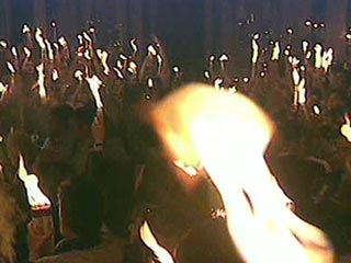 Христиане ждут сегодня схождение благодатного огня. Это чудо на протяжение 2000 лет совершается в храме Гроба Господня в Иерусалиме в канун Пасхи