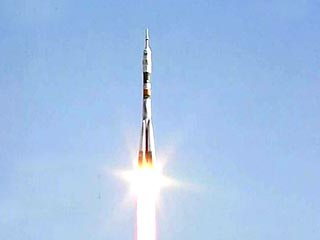 Космический корабль "Союз ТМА-10", стартовавший накауне в 21:31 мск с Байконура, успешно отделился от ракеты-носителя "Союз-ФГ", сообщил РИА "Новости" представитель Центра управления полетами. 