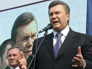В среду вечером на площади Независимости, занятой сторонниками парламентской коалиции, собрался митинг, на котором выступил глава правительства Виктор Янукович