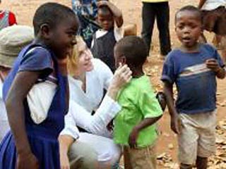 Мадонна едет в Малави за приемной дочерью