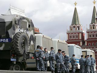 Сегодня в Москве должен пройти несанкционированный "Марш несогласных". Московские власти и правоохранительные органы намерены любой ценой не допустить его проведения