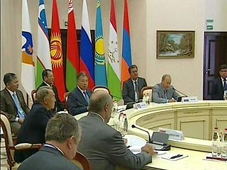 На заседании межгосударственного совета глав правительств Евроазиатского экономического сообщества (ЕврАзЭС) премьер Михаил Фрадков столкнулся с критикой со стороны не только Белоруссии, но и Казахстана.