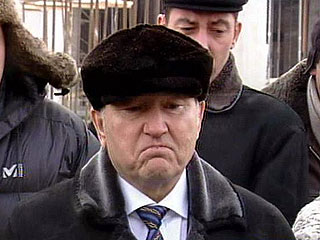 реди тех, кого правозащитники просят сделать "невъездными", - мэр Москвы Юрий Лужков