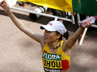 На лондонском марафоне самыми быстрыми оказались китаянка Чжоу Чансью кениец Мартин Лелу