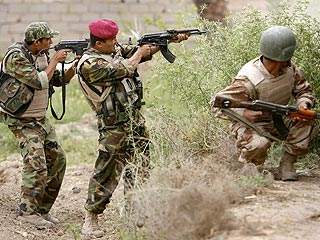 Армия Ирака снимает с вооружения автомат Калашникова