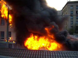 На вещевом рынке в Киеве произошел пожар: выгорело 800 кв м павильонов