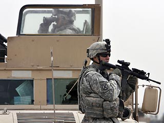 Пресс-служба армии США в Ираке сообщила в среду, что военные уничтожили одного из лидеров "Аль-Каиды", отвечавшего за вербовку 12-летних детей для совершения терактов-самоубийств на заминированных автомобилях