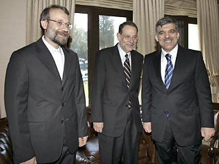 Секретарь Высшего совета национальной безопасности Ирана Али Лариджани завершил в Анкаре двухдневные переговоры с верховным представителем ЕС по вопросам внешней политики и безопасности Хавьером Соланой и главой турецкого МИД Абдуллой Гюлем