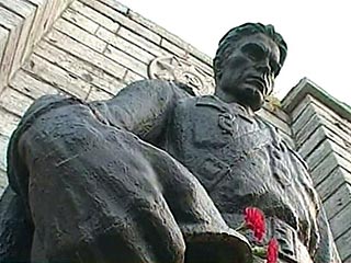 В Эстонии начались работы по установке на новом месте памятника советскому Воину-Освободителю Таллина от фашистов