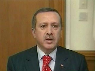 В связи с обострившимся конституционным кризисом в Турции премьер-министр страны Реджеп Тайип Эрдоган заявил, что потребует от парламента одобрения решения провести всеобщие досрочные выборы