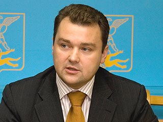 Мэра Архангельска подозревают в использовании бюджетных средств города для личной охраны