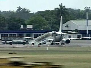 Двое кубинских военнослужащих в четверг попытались угнать пассажирский самолет из международного аэропорта Гаваны