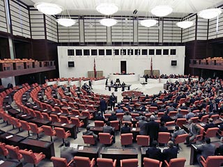 Острый политический кризис, возникший в Турции в связи выборами нового президента, предстоит разрешить Центризбиркому страны