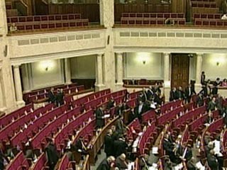 Пленарное заседание Верховной Рады Украины открылось во вторник утром без представителей оппозиционных фракций