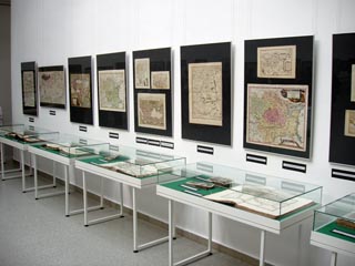 В Малом Манеже экспонируются шедевры искусства картографии и книгопечатания из Болгарии