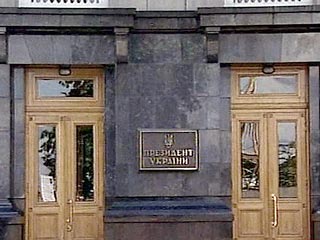 В секретариате президента Украины в пятницу проходит заседание рабочей группы по урегулированию политического кризиса в стране