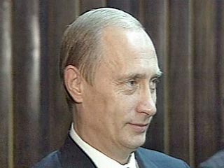 Большинство россиян считают, что в настоящее время в России нет никаких признаков культа личности Владимира Путина, однако часть граждан полагают, что предпосылки для этого уже создаются, свидетельствуют социологи