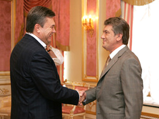Виктор Ющенко и Виктор Янукович в среду назовут дату досрочных выборов в парламент
