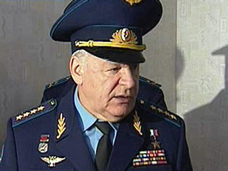 Отставка главкома Военно-воздушных Сил РФ генерала Владимира Михайлова могла стать следствием вскрывшихся за последние несколько лет финансовых махинации в ВВС
