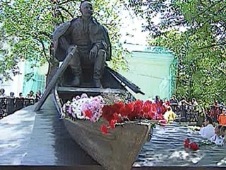 В Москве на Гоголевском бульваре открыт памятник Нобелевскому лауреату, писателю Михаилу Шолохову