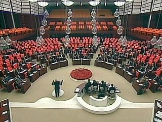 Парламент Турции повторно принял пакет поправок, изменяющих положения о выборах президента