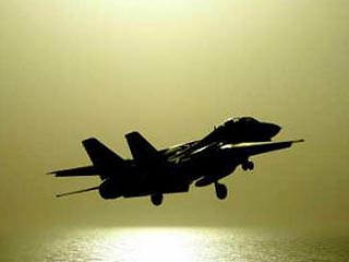 Вопреки запрету на поставки Ирану военной техники и вооружений тот без особого труда смог получить из США значительное количество компонентов и запасных частей к истребителю F-14 Tomcat, сообщает еженедельник Business Week