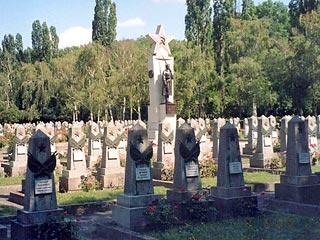 Бронзовые фрагменты надгробий похищены с могил советских воинов, павших в боях за освобождение Праги в годы Второй мировой войны