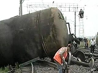  В Новосибирской области ликвидирована угрозу попадания нефти в водоемы из сошедшего с рельсов поезда